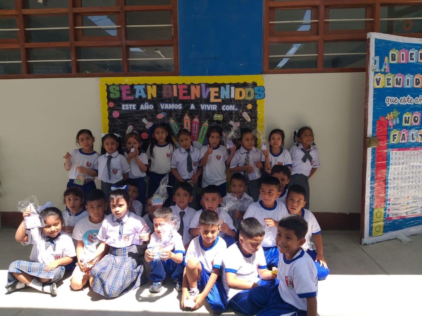 A school class gathered with their teachers in Peru